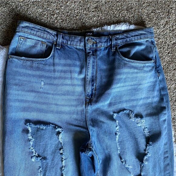 BDG Urban Outfitters Mom High Rise Distressed Jeans Size 34 - Picture 4 of 10